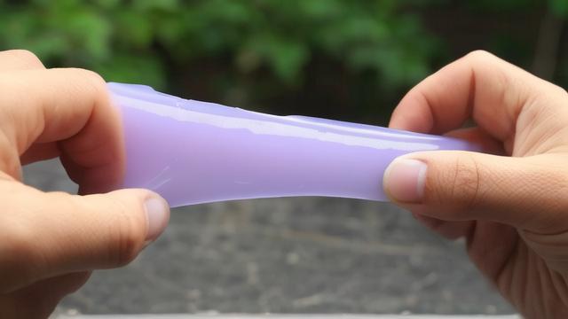 热熔胶棒怎么用？超详细新手入门操作指南（含技巧与用途）
