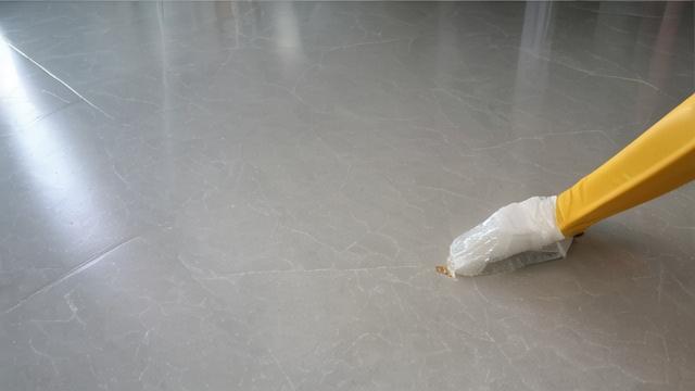 玻化砖背胶怎么选？全面解析装修中瓷砖牢固粘贴的关键技巧  第2张