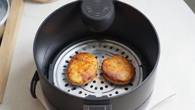 荣事达空气炸锅评测:高性价比健康烹饪神器,家庭厨房必备 第3张 荣事达空气炸锅评测:高性价比健康烹饪神器,家庭厨房必备 第3张