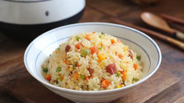 电饭煲怎么用？全面指南教你轻松煮出香喷喷的米饭  第2张