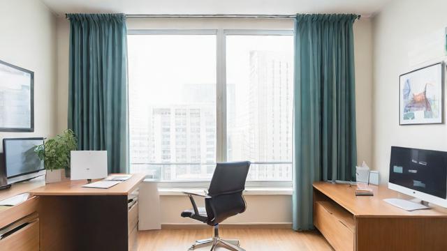 办公室窗帘选购指南与搭配技巧,提升工作效率与环境美感 第2张 办公室窗帘选购指南与搭配技巧,提升工作效率与环境美感 第2张