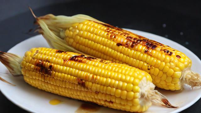 烤箱烤玉米技巧大全：温度时间设置与完美调味方法