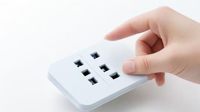 插座保护盖选购指南:提升家庭用电安全与实用技巧 第2张 插座保护盖选购指南:提升家庭用电安全与实用技巧 第2张